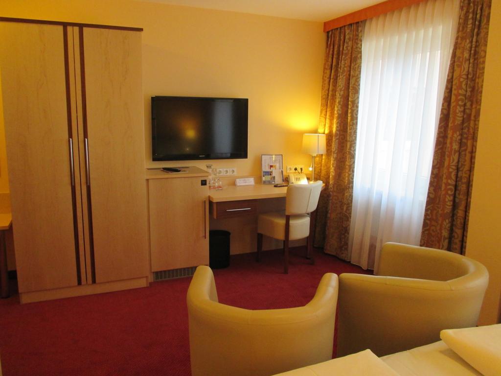 Apollo Garni 3* Regensburg